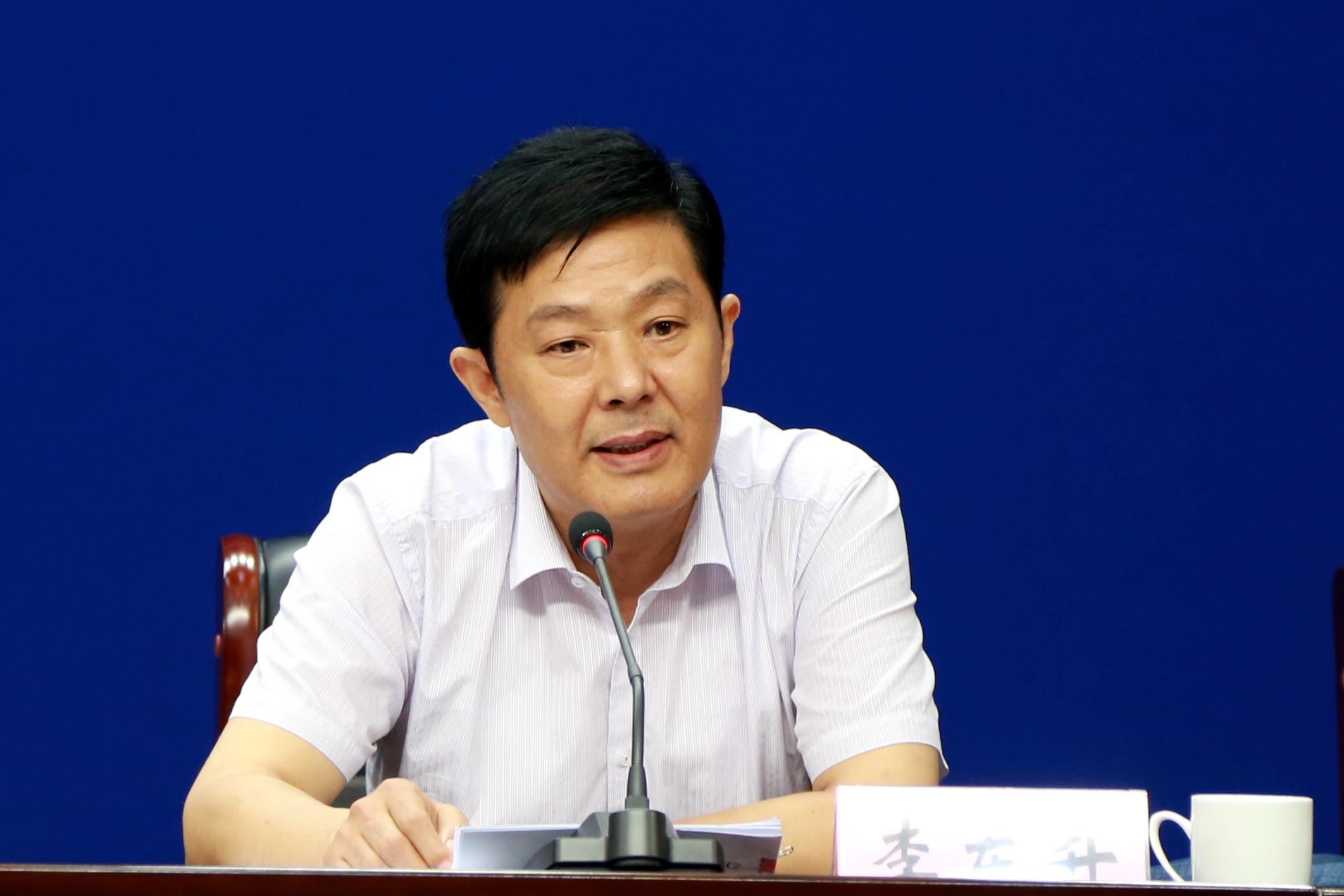 省工商局副巡視員李東升回答記者提問(wèn)