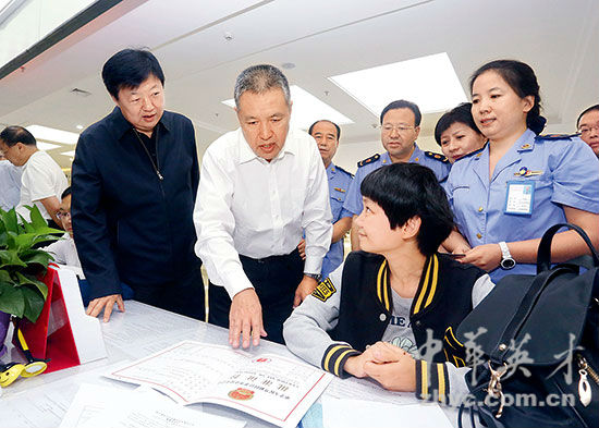 工商總局局長(cháng)：鞏固擴大商事制度改革效應 推進(jìn)市場(chǎng)監管改革與創(chuàng  )新